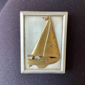 Vintage Sailboat Brooch made of Pewter.